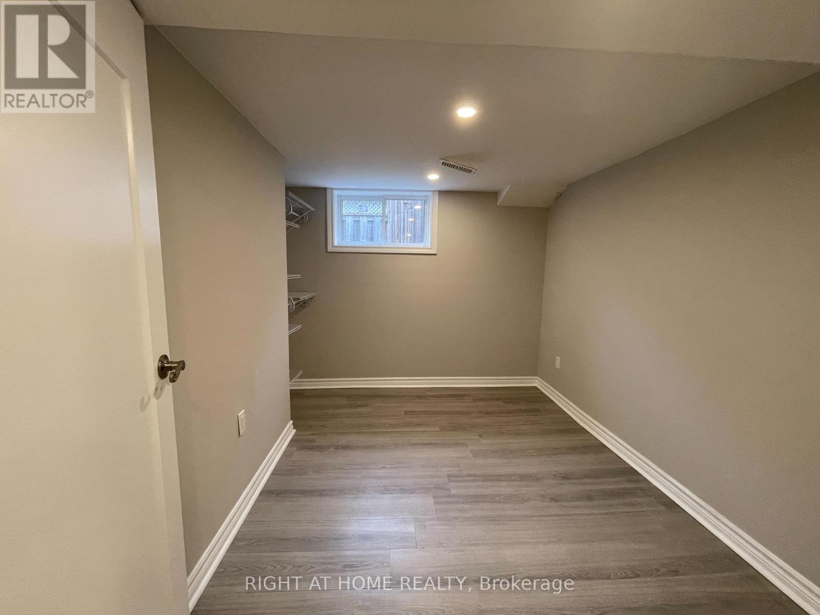 Lower - 8 Regency Street, Hamilton, Ontario  L8T 4V3 - Photo 7 - X12634948