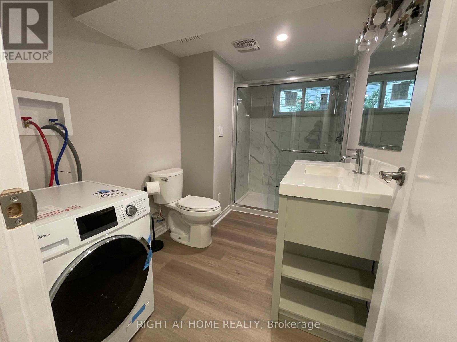 Lower - 8 Regency Street, Hamilton, Ontario  L8T 4V3 - Photo 8 - X12634948