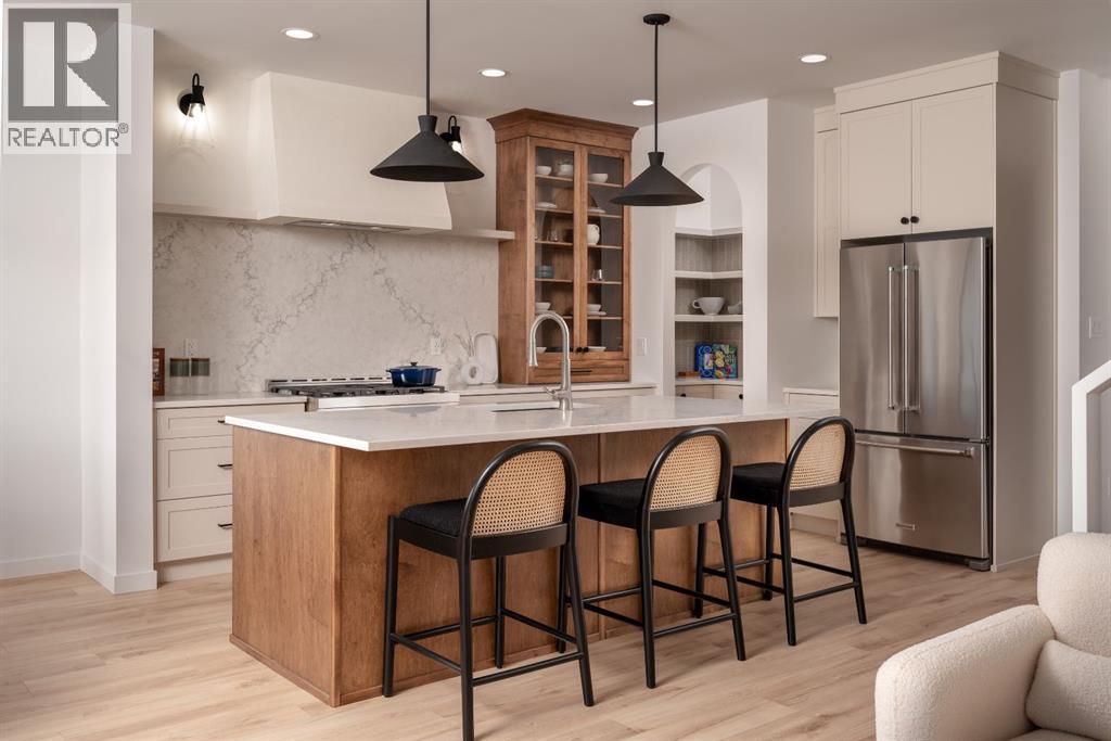 706 Violet Place W, Lethbridge, Alberta  T1J 5V1 - Photo 3 - A2294483