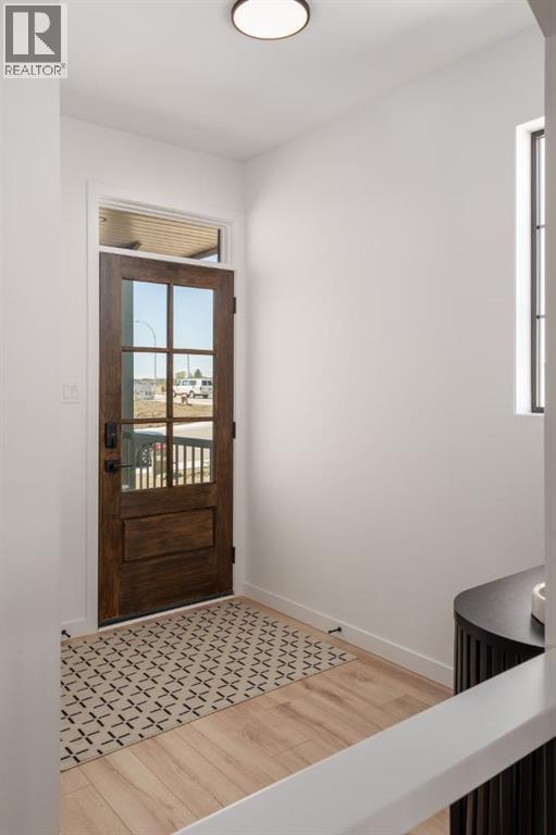 706 Violet Place W, Lethbridge, Alberta  T1J 5V1 - Photo 4 - A2294483