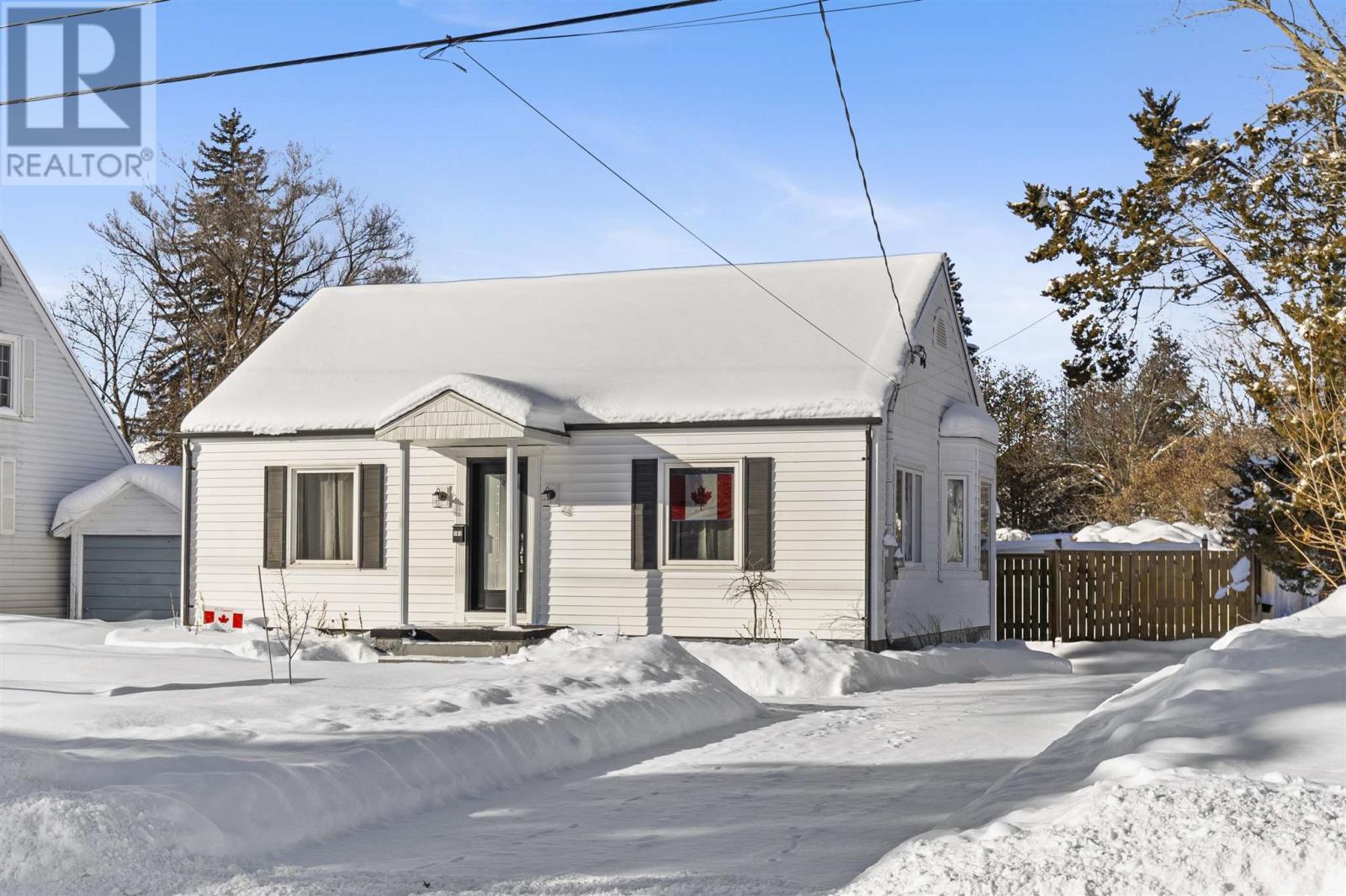 183 Upton Rd, Sault Ste. Marie, Ontario  P6A 3W5 - Photo 3 - SM260428