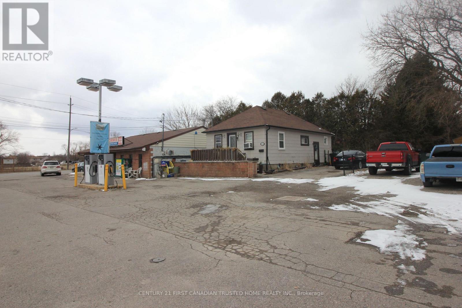 1344 Hamilton Road, London East, Ontario  N5N 5W9 - Photo 2 - X12899968