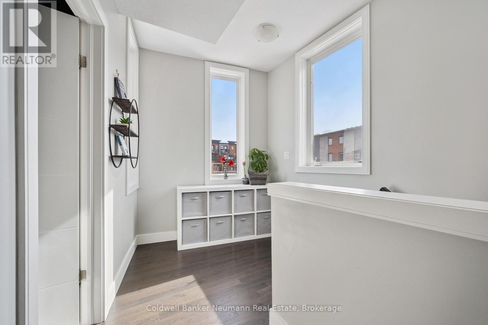 8 - 32 Arkell Road, Guelph (Kortright East), Ontario  N1L 0L4 - Photo 3 - X12900010