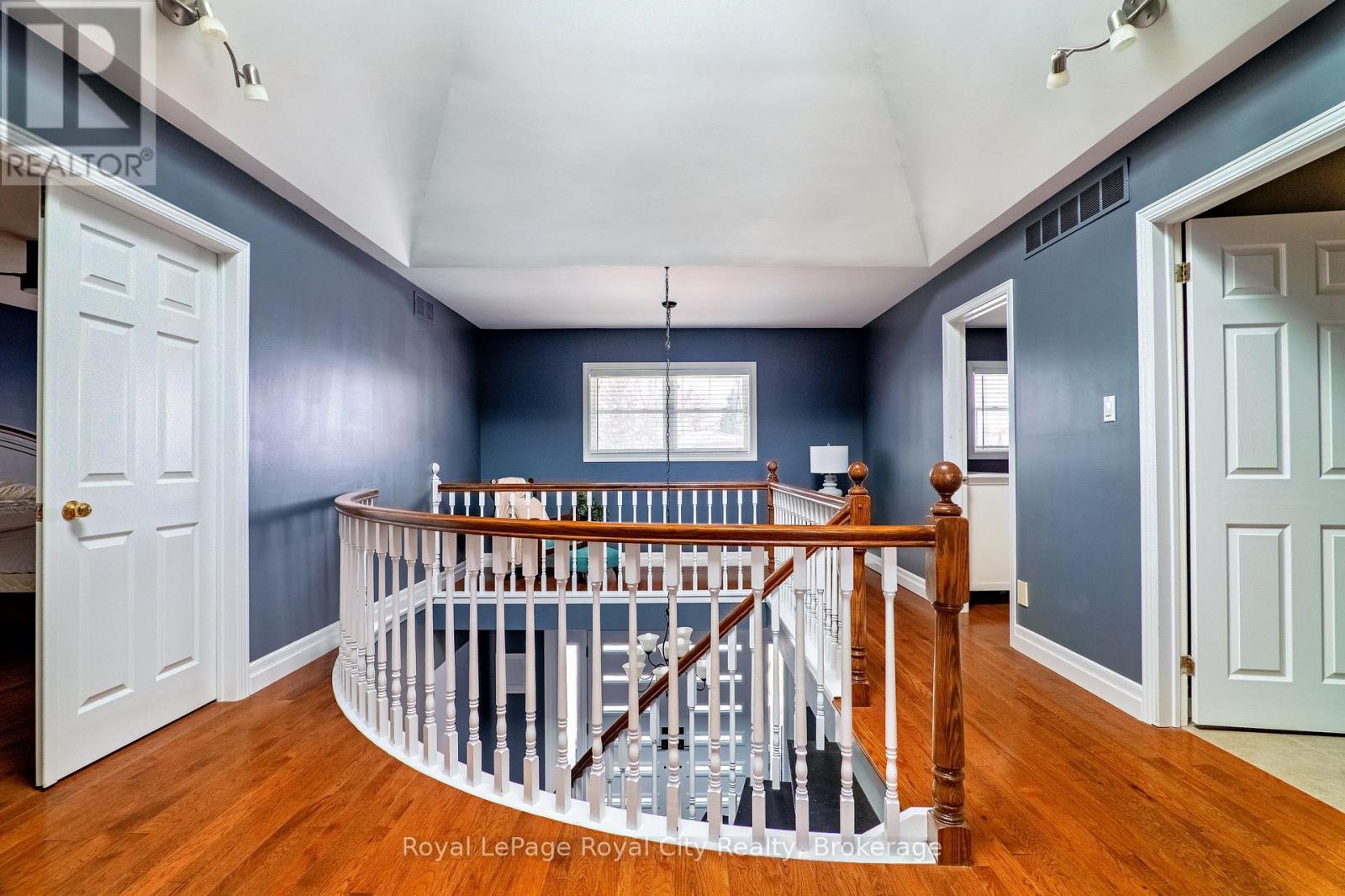 9 Kortright Road E, Guelph (Kortright East), Ontario  N1G 4C8 - Photo 17 - X12900068