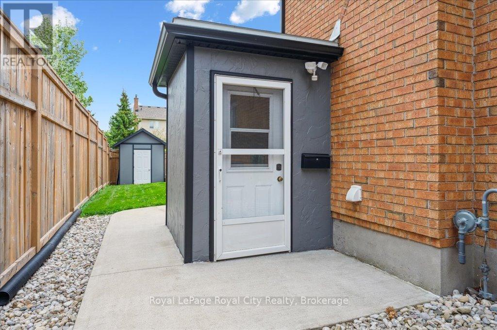 9 Kortright Road E, Guelph (Kortright East), Ontario  N1G 4C8 - Photo 43 - X12900068