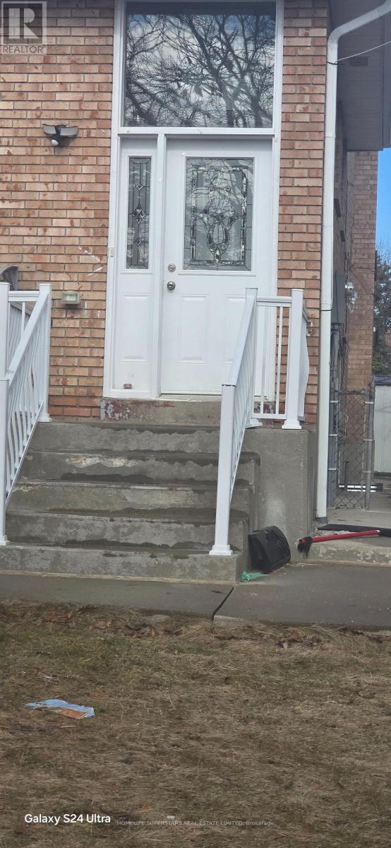 47 Jade Crescent N, Brampton, Ontario  L6S 3G9 - Photo 2 - W12875926