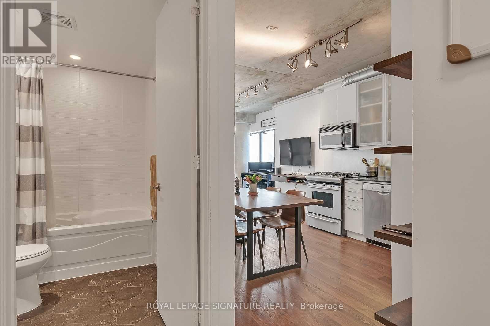 404 - 533 Richmond Street W, Toronto, Ontario  M5V 3Y1 - Photo 2 - C12900014