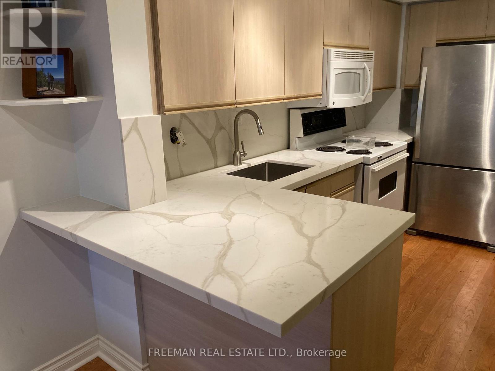 28 - 217 St. George Street, Toronto (Annex), Ontario  M5R 3S7 - Photo 2 - C12900038