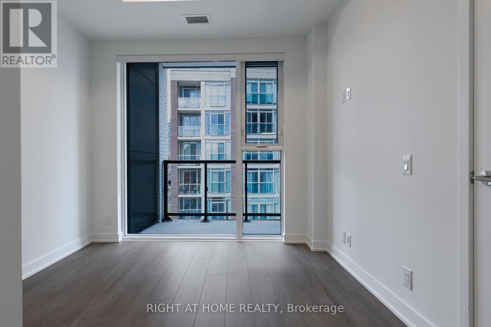 402 - 1660 Bloor Street W, Toronto, Ontario  M6P 0C6 - Photo 25 - W12891630