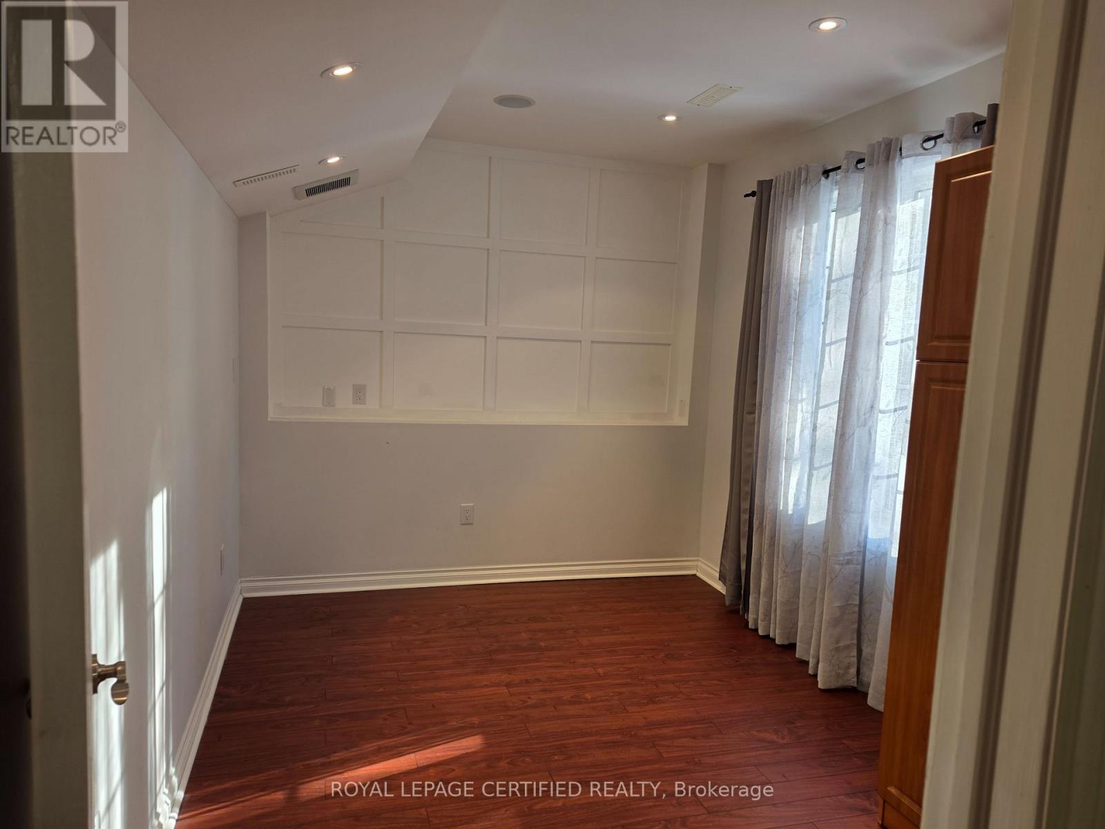 12 Fabrizio Court, Whitby, Ontario  L1M 2J1 - Photo 11 - E12843698