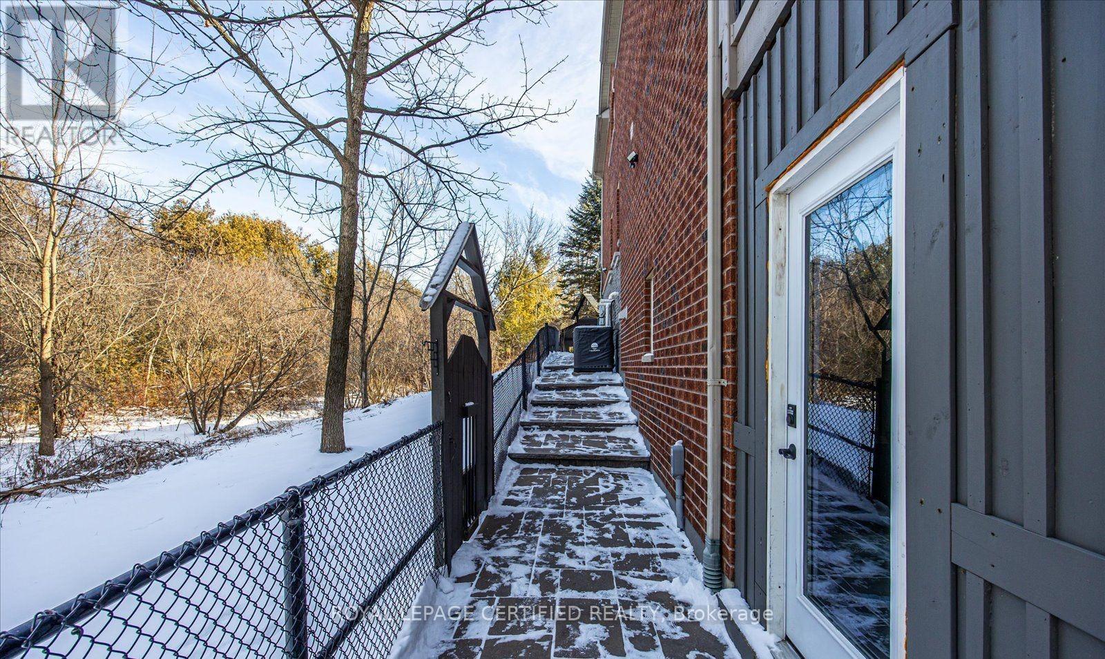 12 Fabrizio Court, Whitby, Ontario  L1M 2J1 - Photo 15 - E12843698