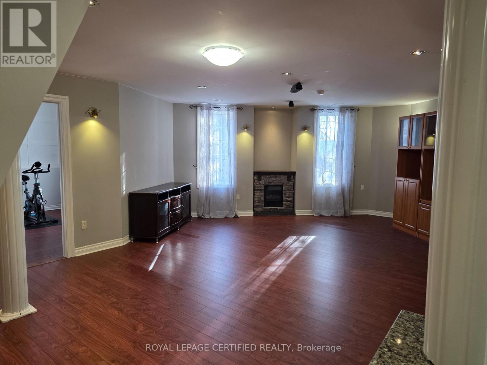 12 Fabrizio Court, Whitby, Ontario  L1M 2J1 - Photo 7 - E12843698