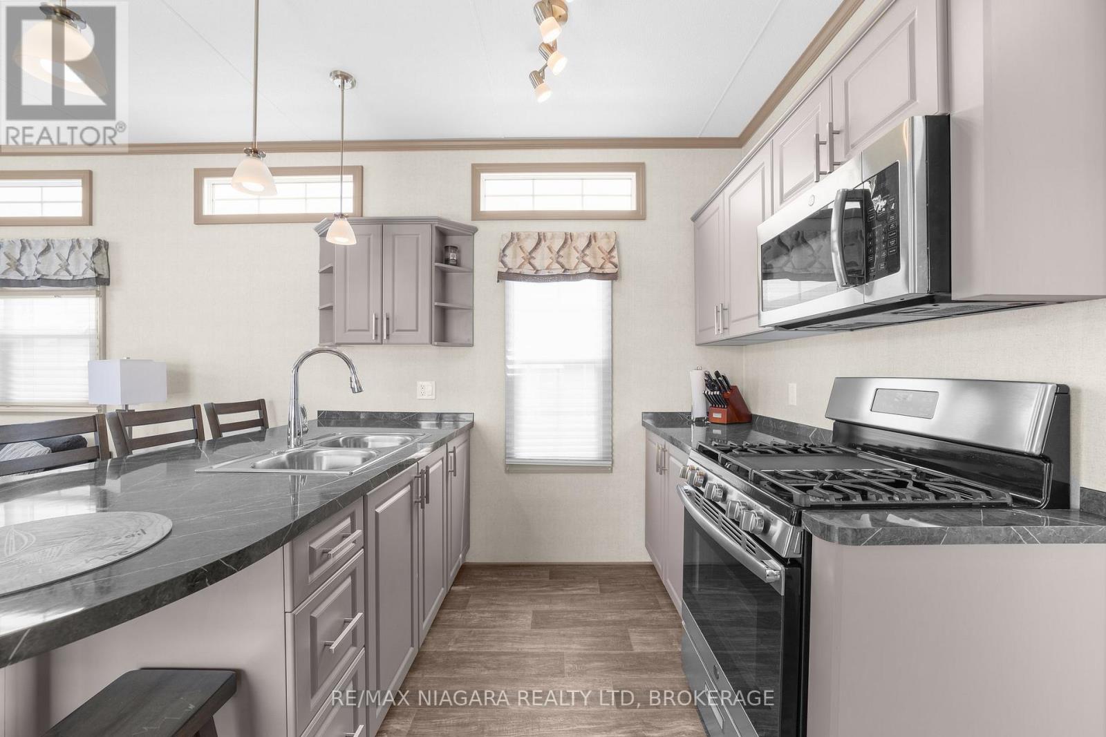 210 - 1501 Line 8 Road, Niagara-On-The-Lake, Ontario  L0S 1L0 - Photo 12 - X12899966