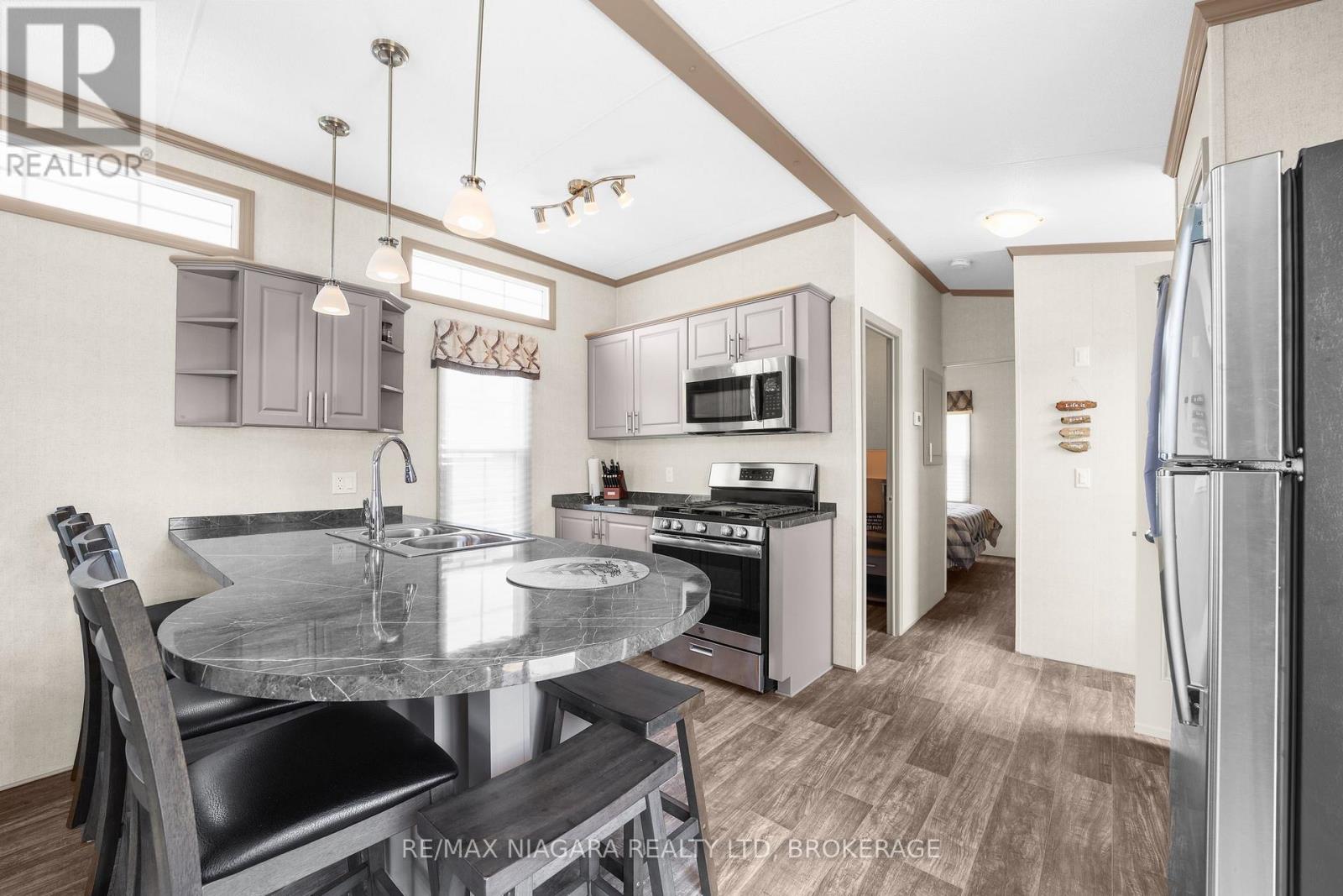 210 - 1501 Line 8 Road, Niagara-On-The-Lake, Ontario  L0S 1L0 - Photo 13 - X12899966