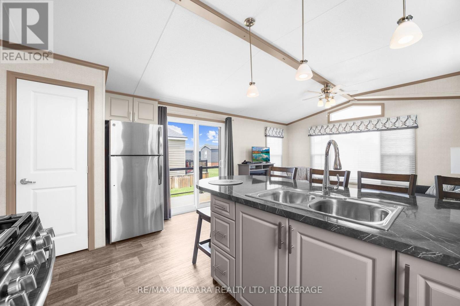 210 - 1501 Line 8 Road, Niagara-On-The-Lake, Ontario  L0S 1L0 - Photo 14 - X12899966