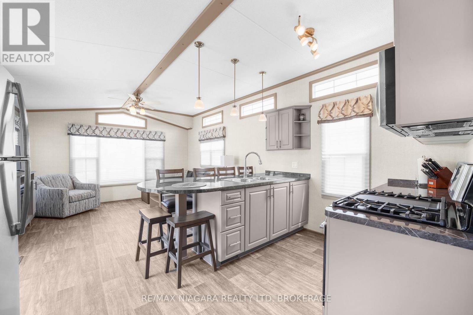 210 - 1501 Line 8 Road, Niagara-On-The-Lake, Ontario  L0S 1L0 - Photo 16 - X12899966