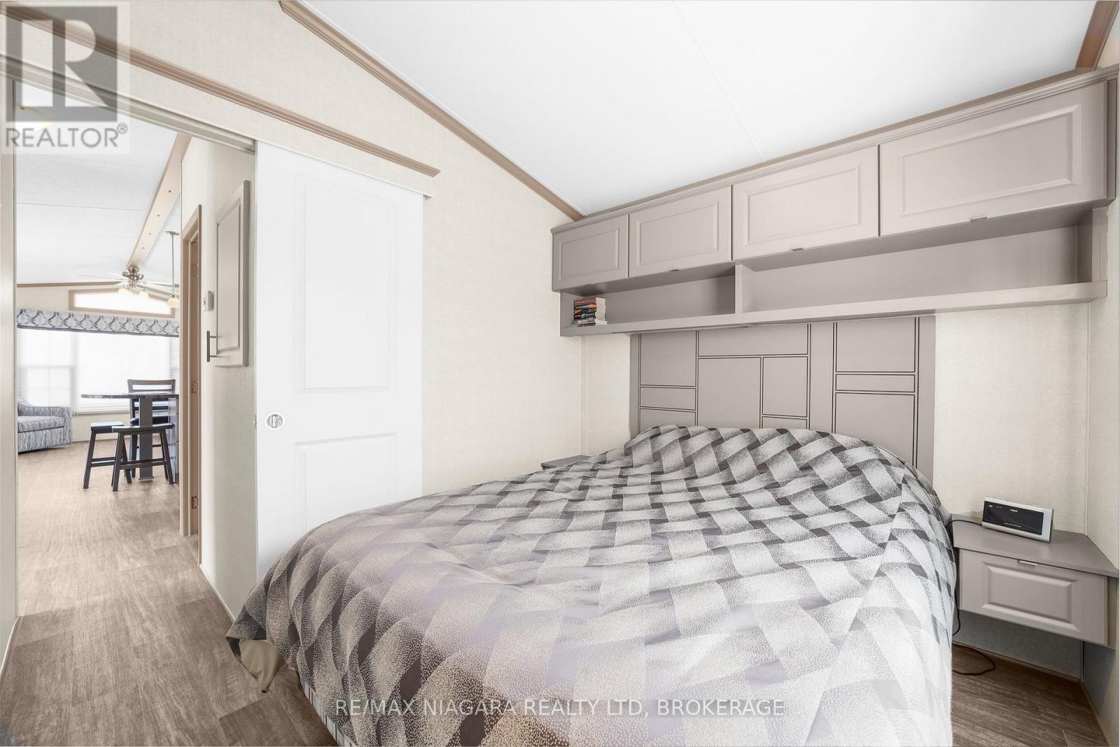 210 - 1501 Line 8 Road, Niagara-On-The-Lake, Ontario  L0S 1L0 - Photo 18 - X12899966