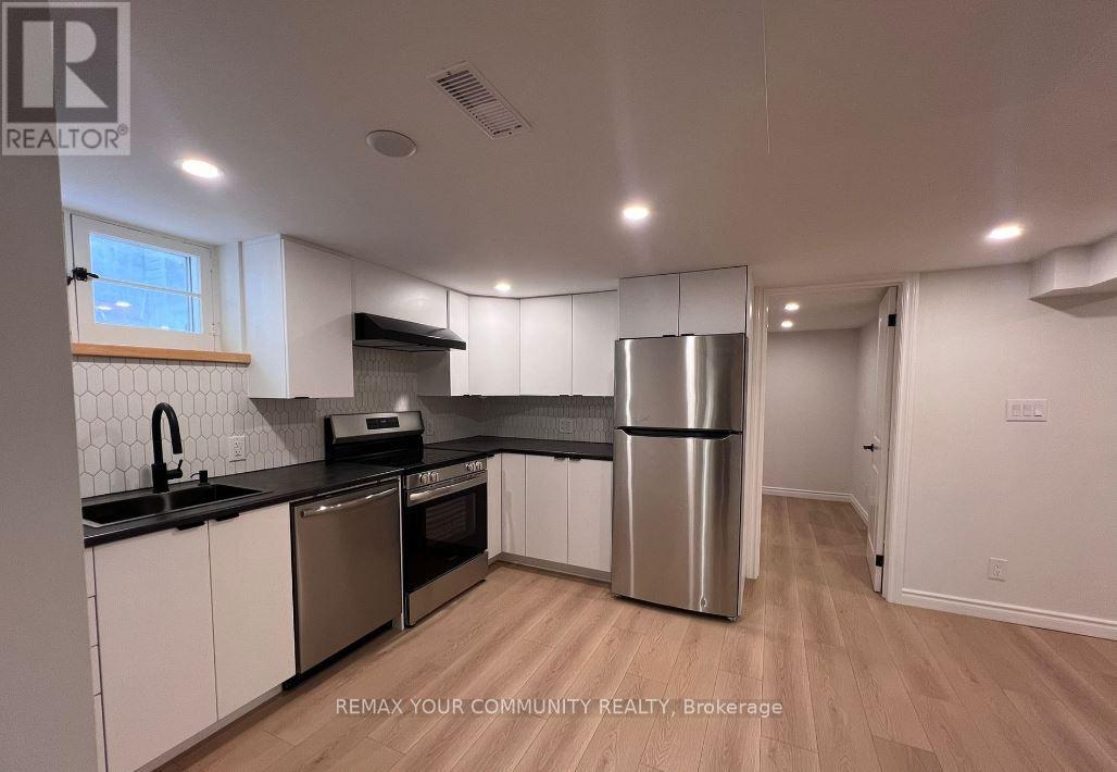 16 Robertsfield Crescent, Toronto, Ontario  M1R 2X2 - Photo 6 - E12900054