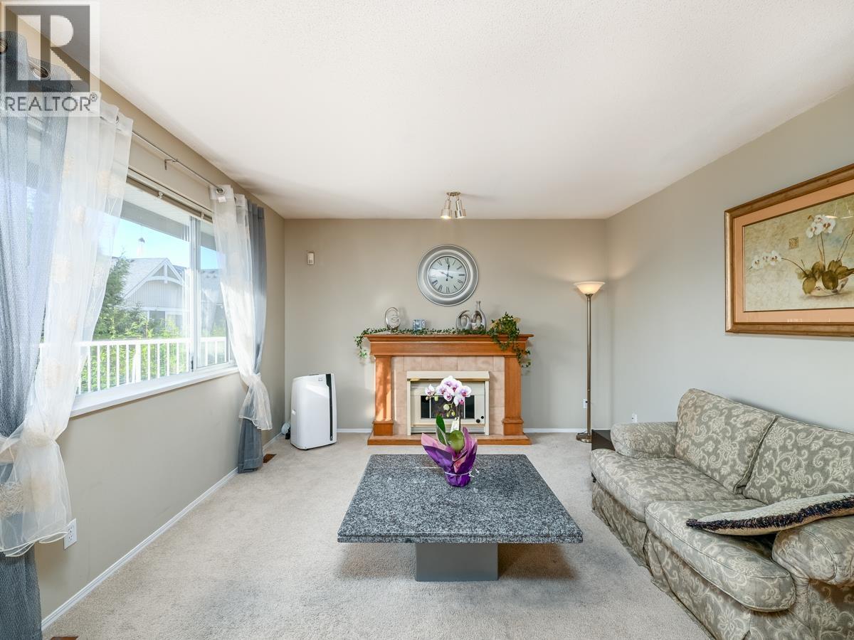 3108 Fisher Court, Coquitlam, British Columbia  V3E 2R8 - Photo 5 - R3100045