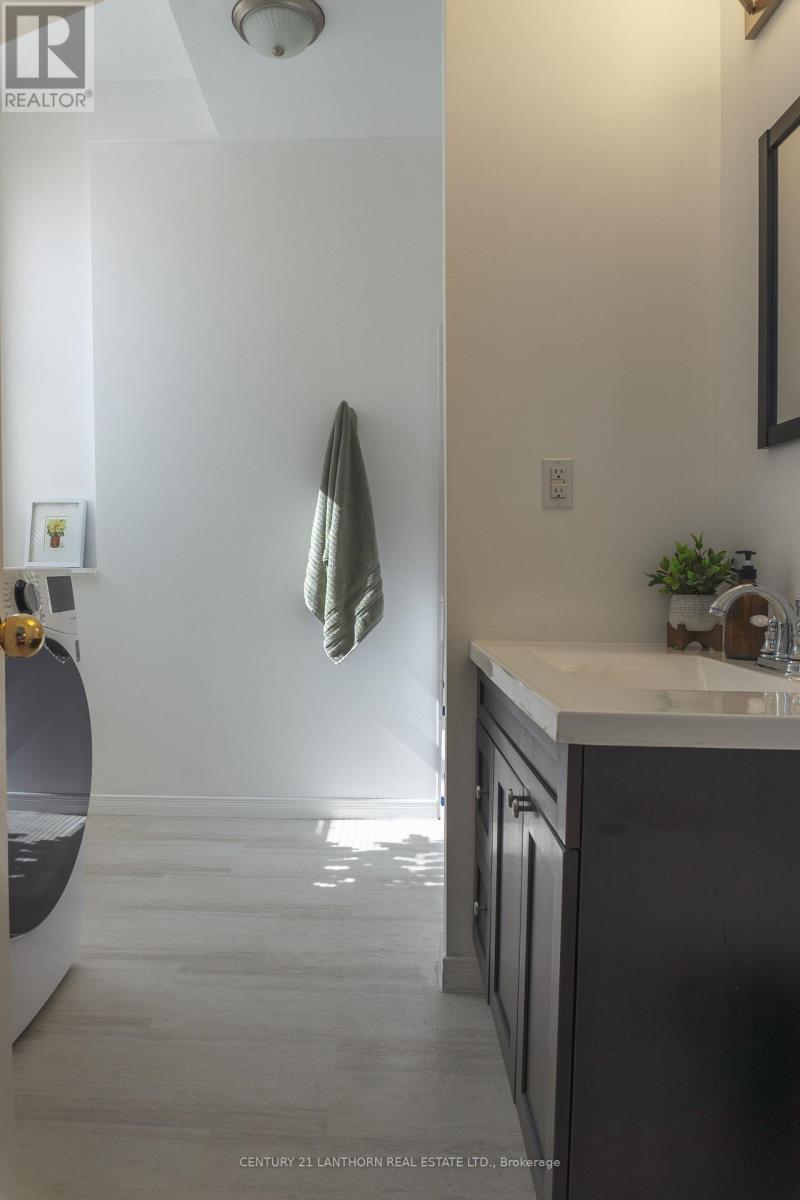 Rear - 128 Picton Main Street, Prince Edward County (Picton Ward), Ontario  K0K 2T0 - Photo 30 - X12899974