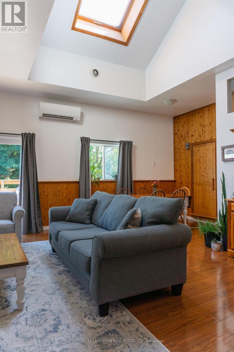 Rear - 128 Picton Main Street, Prince Edward County (Picton Ward), Ontario  K0K 2T0 - Photo 6 - X12899974