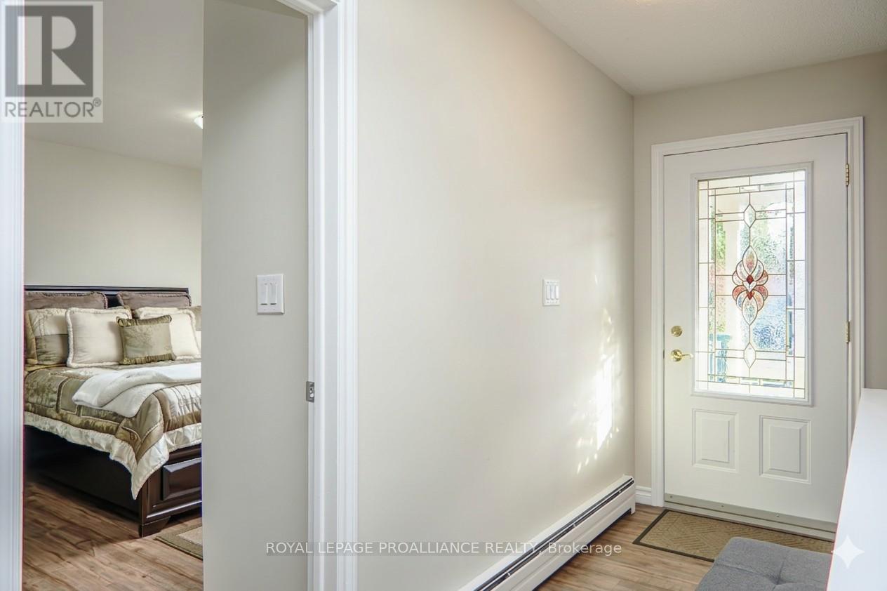 371 Maple Avenue, Deseronto, Ontario  K0K 1X0 - Photo 7 - X12899988