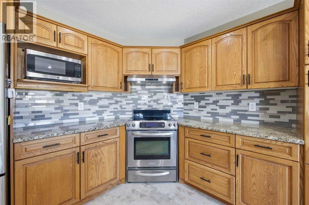 40 Country Hills Close Nw, Calgary, Alberta  T3K 3Y9 - Photo 10 - A2292514