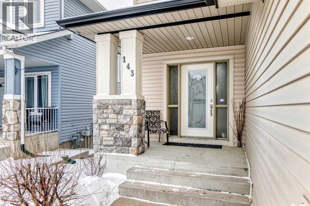 143 Sunset Close, Cochrane, Alberta  T4C 0B1 - Photo 2 - A2293489