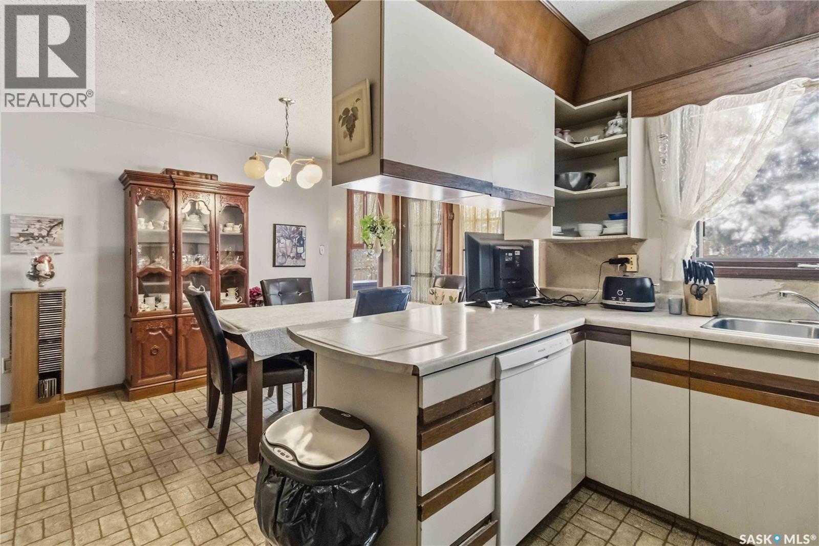 202 Verbeke Crescent, Saskatoon, Saskatchewan  S7J 3L8 - Photo 8 - SK030846