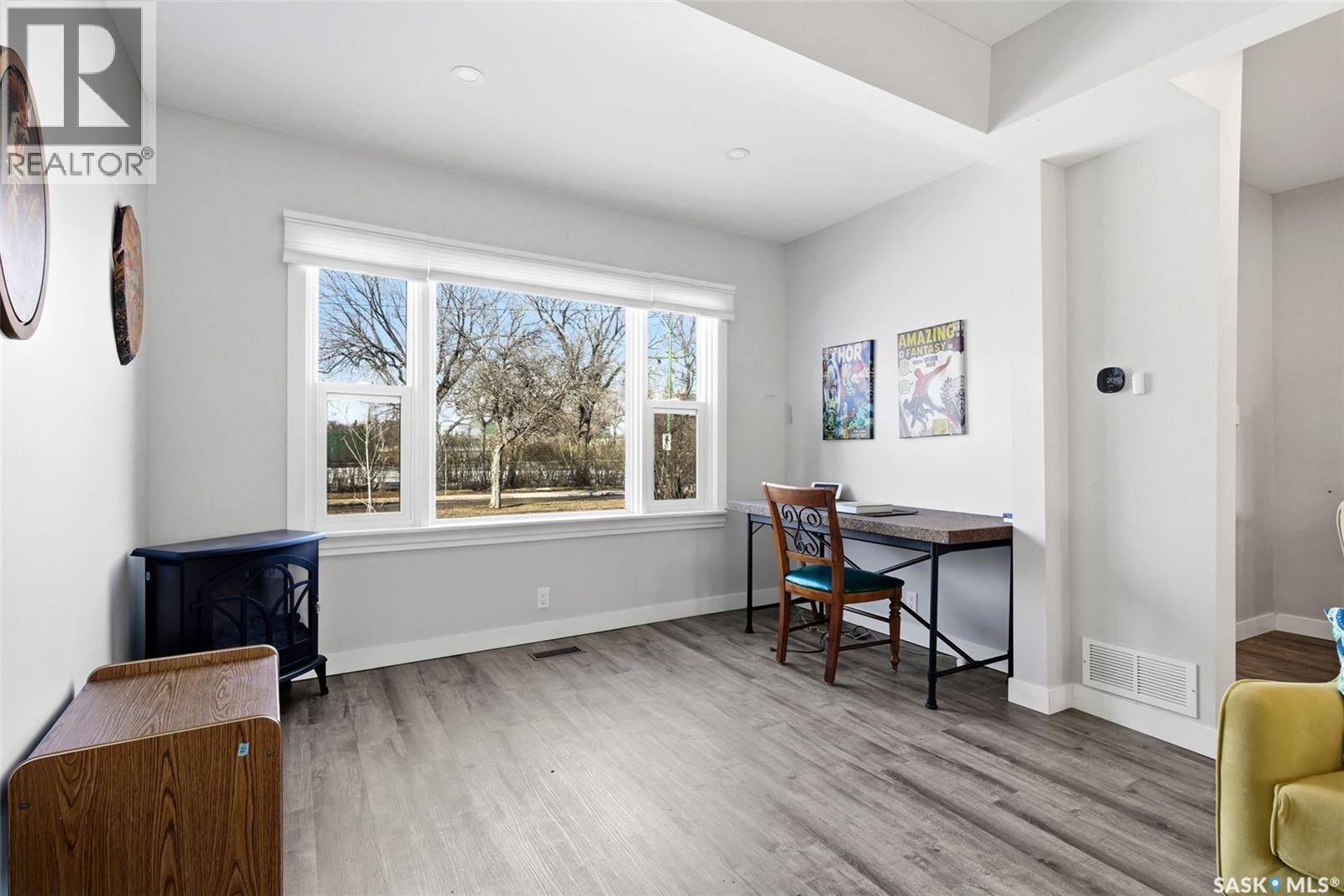 3809 Victoria Avenue, Regina, Saskatchewan  S4T 1M6 - Photo 8 - SK030660