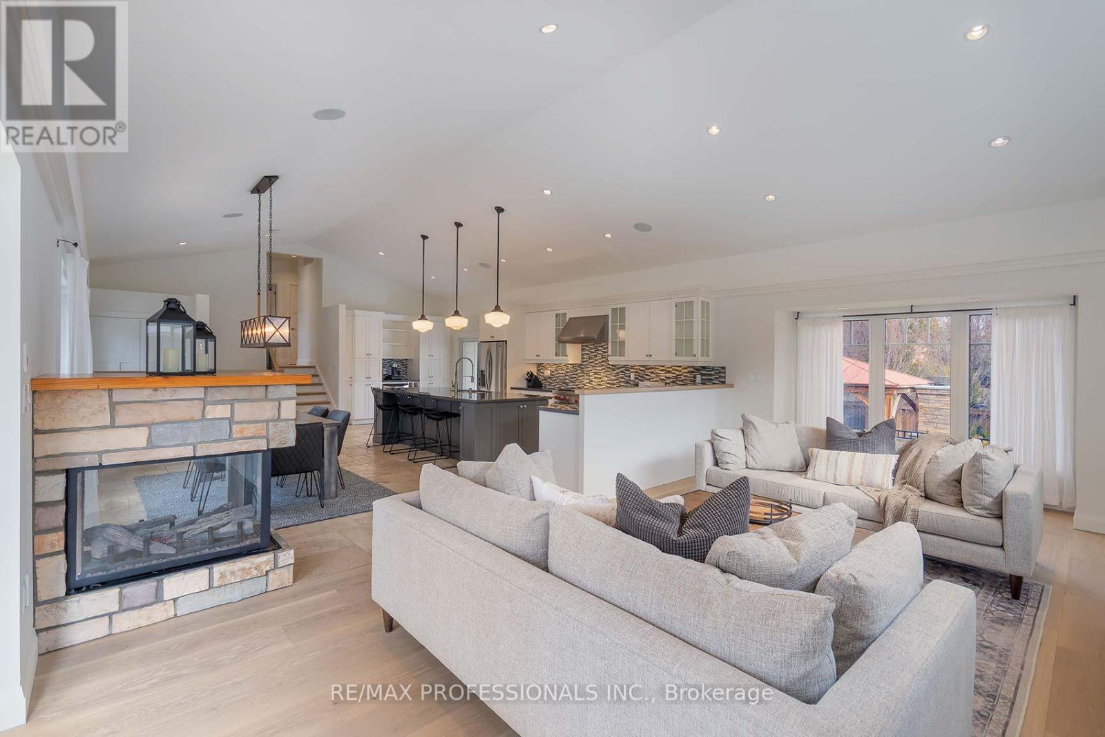 321 Wendy Lane, Oakville, Ontario  L6L 4P9 - Photo 13 - W12899956