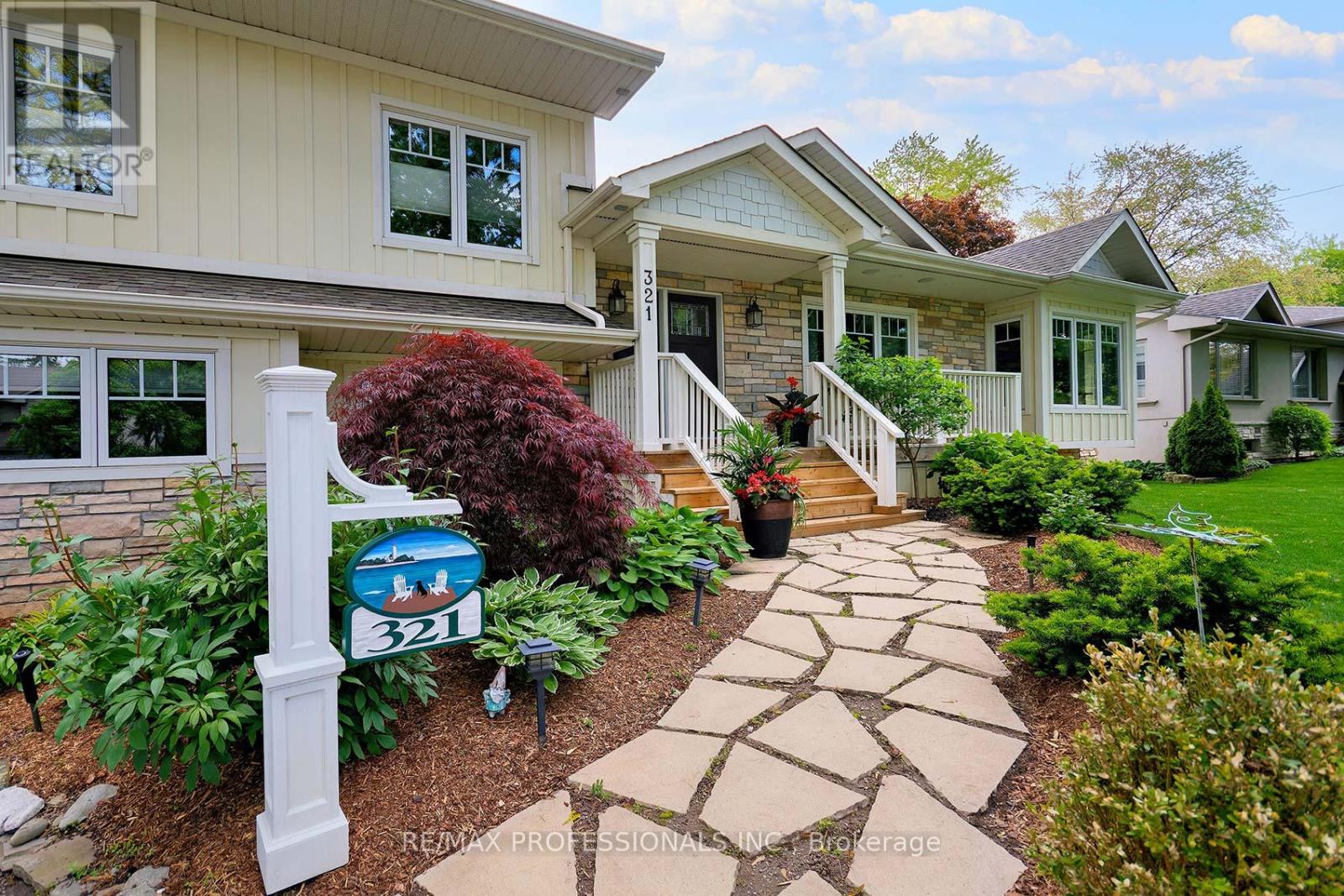 321 Wendy Lane, Oakville, Ontario  L6L 4P9 - Photo 2 - W12899956