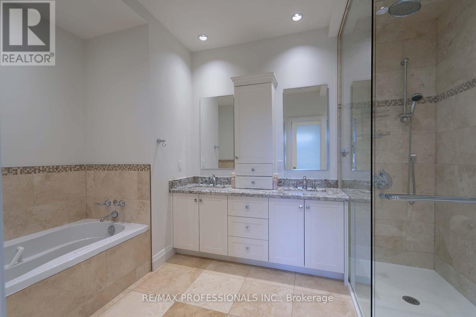 321 Wendy Lane, Oakville, Ontario  L6L 4P9 - Photo 20 - W12899956