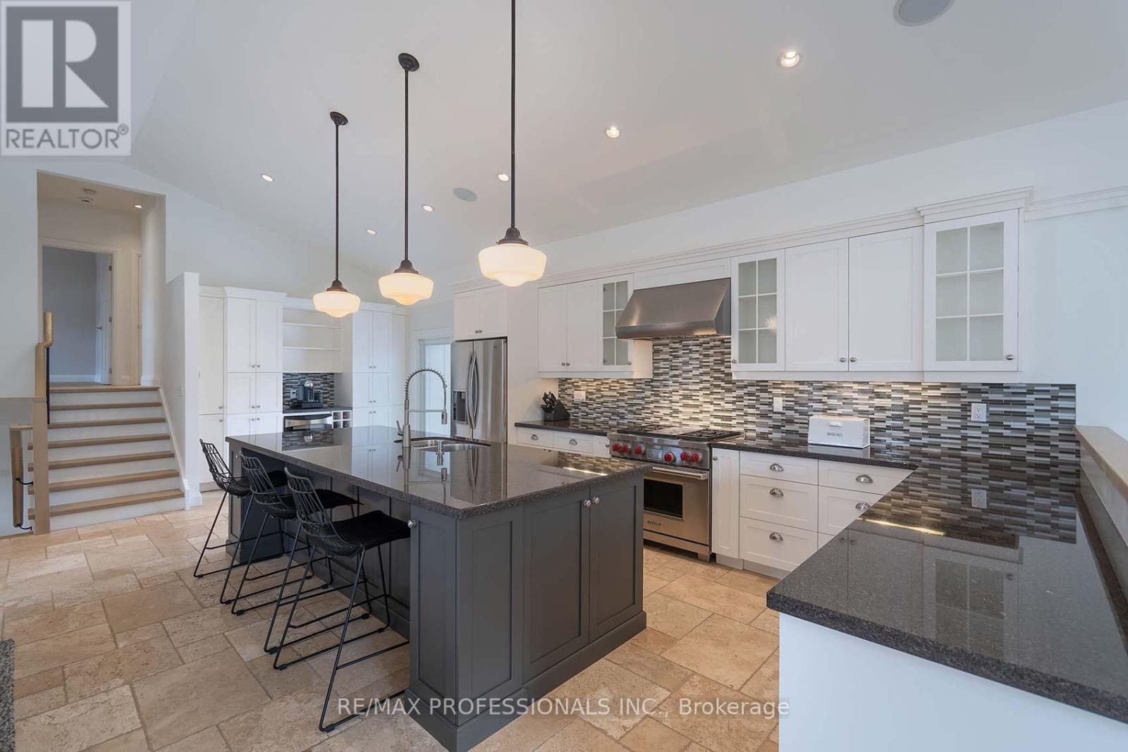 321 Wendy Lane, Oakville, Ontario  L6L 4P9 - Photo 6 - W12899956