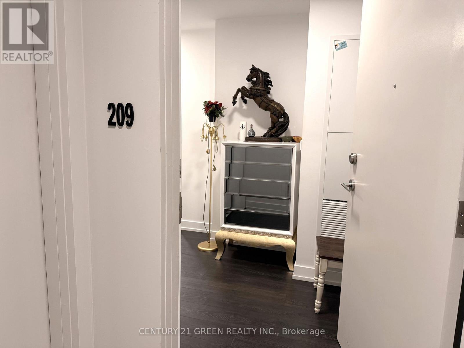 209 - 225 Veterans Drive, Brampton, Ontario  L7A 5L7 - Photo 2 - W12899996