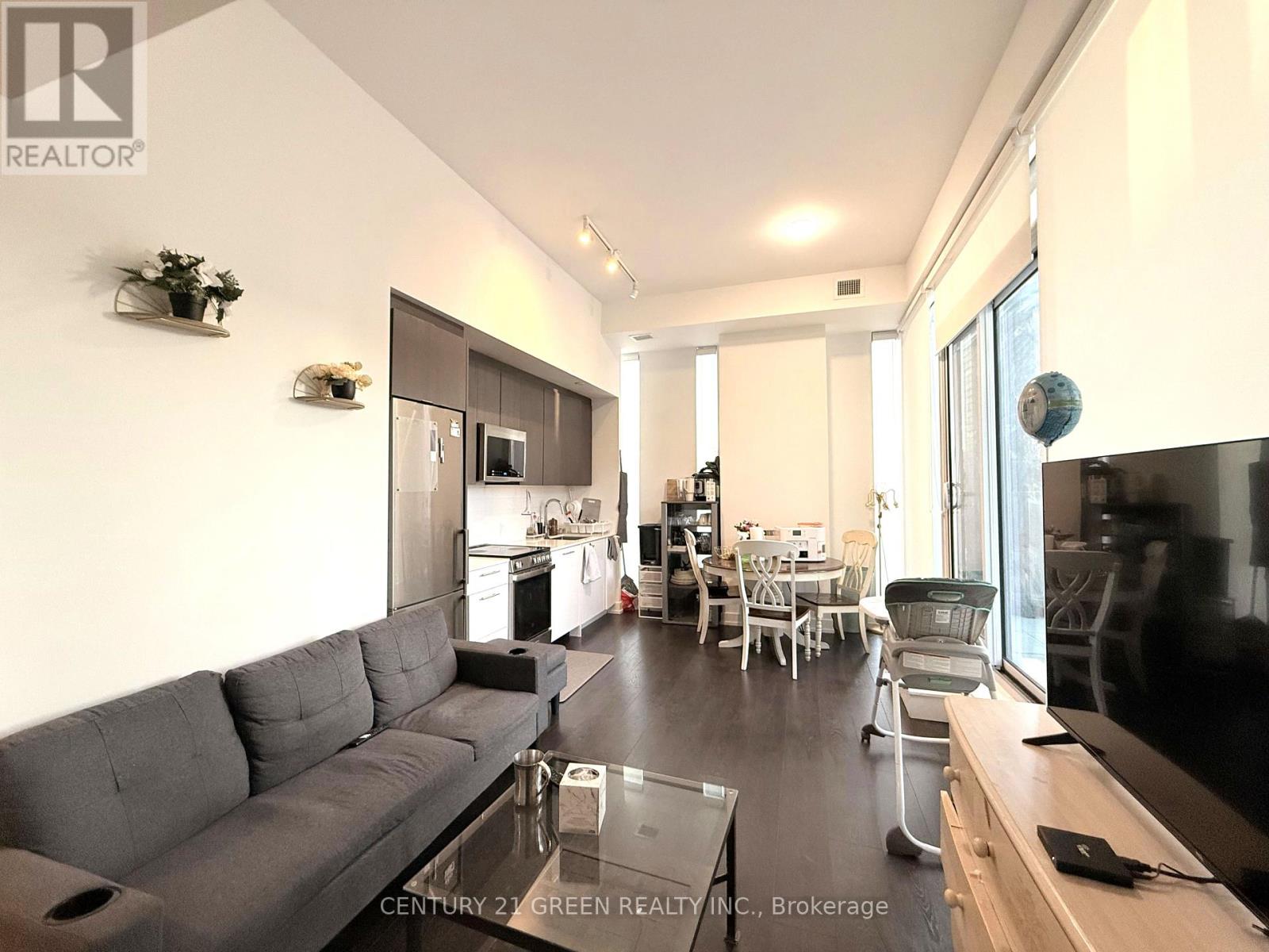 209 - 225 Veterans Drive, Brampton, Ontario  L7A 5L7 - Photo 5 - W12899996