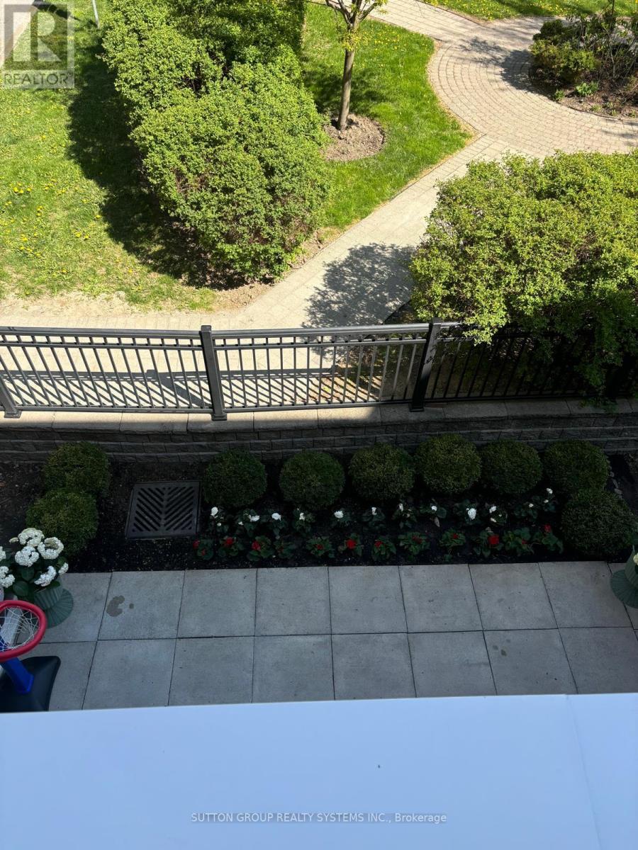 70 Resurrection Road, Toronto (Islington-City Centre West), Ontario  M9A 5H1 - Photo 42 - W12900020