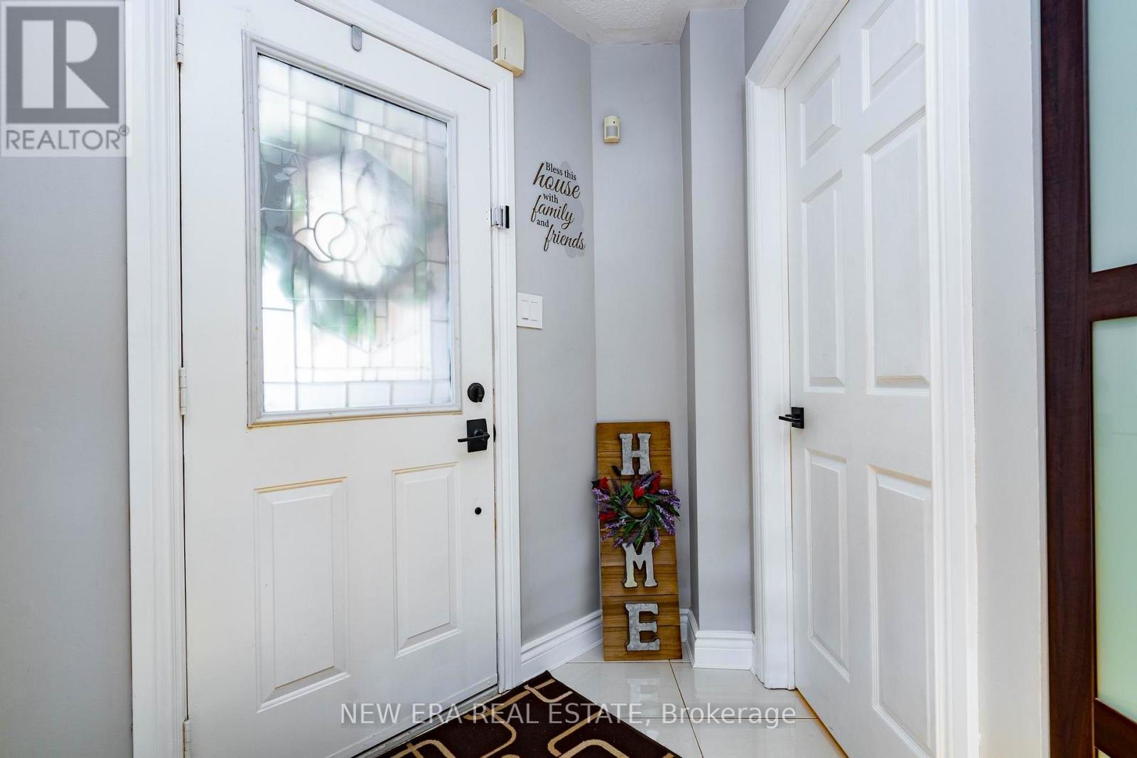 5380 Floral Hill Crescent, Mississauga (East Credit), Ontario  L5V 1V3 - Photo 4 - W12900036