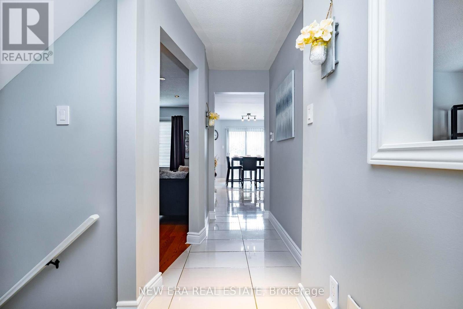 5380 Floral Hill Crescent, Mississauga (East Credit), Ontario  L5V 1V3 - Photo 5 - W12900036