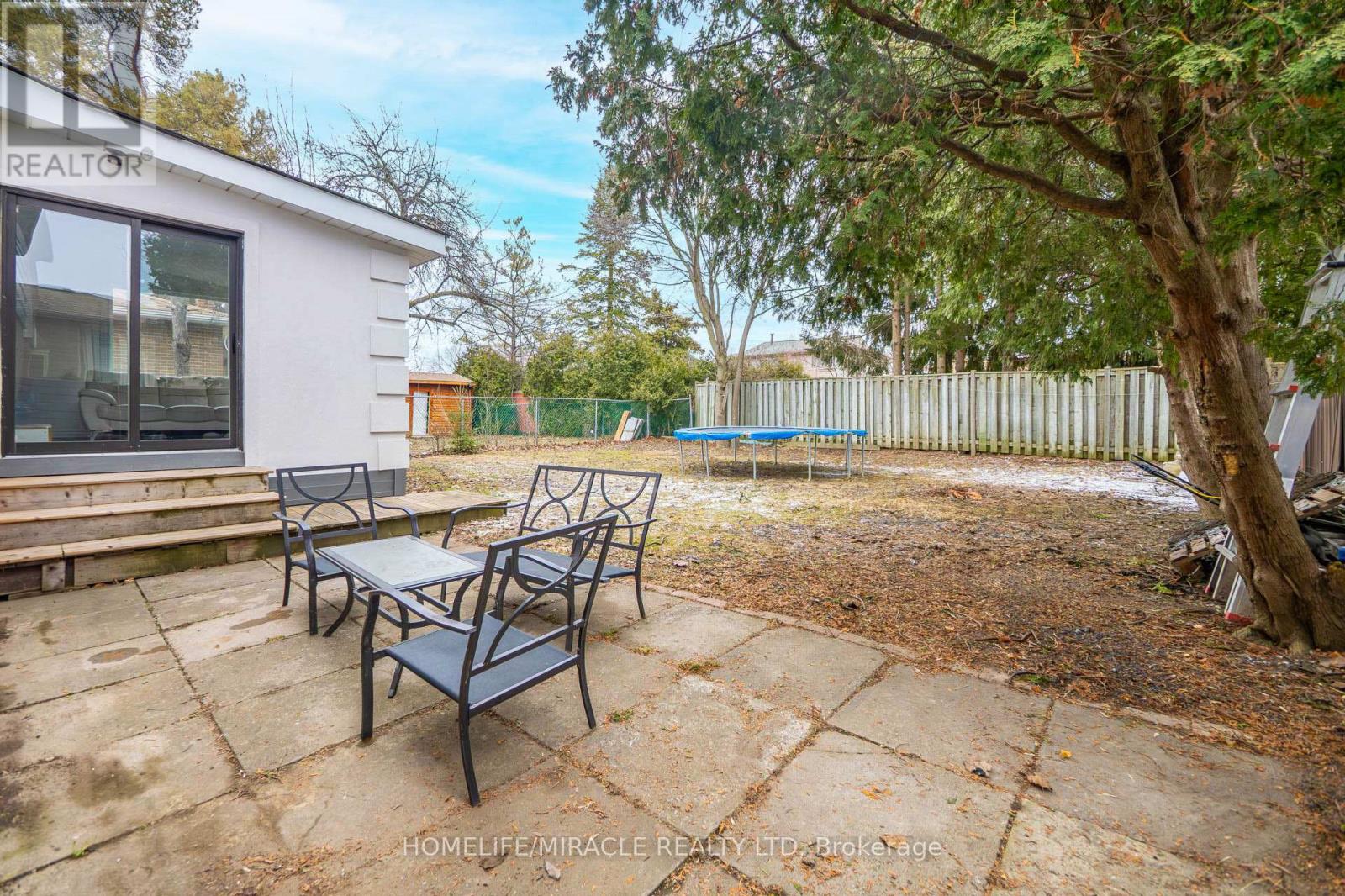 81 Watson Crescent, Brampton (Brampton East), Ontario  L6W 1E5 - Photo 46 - W12900060