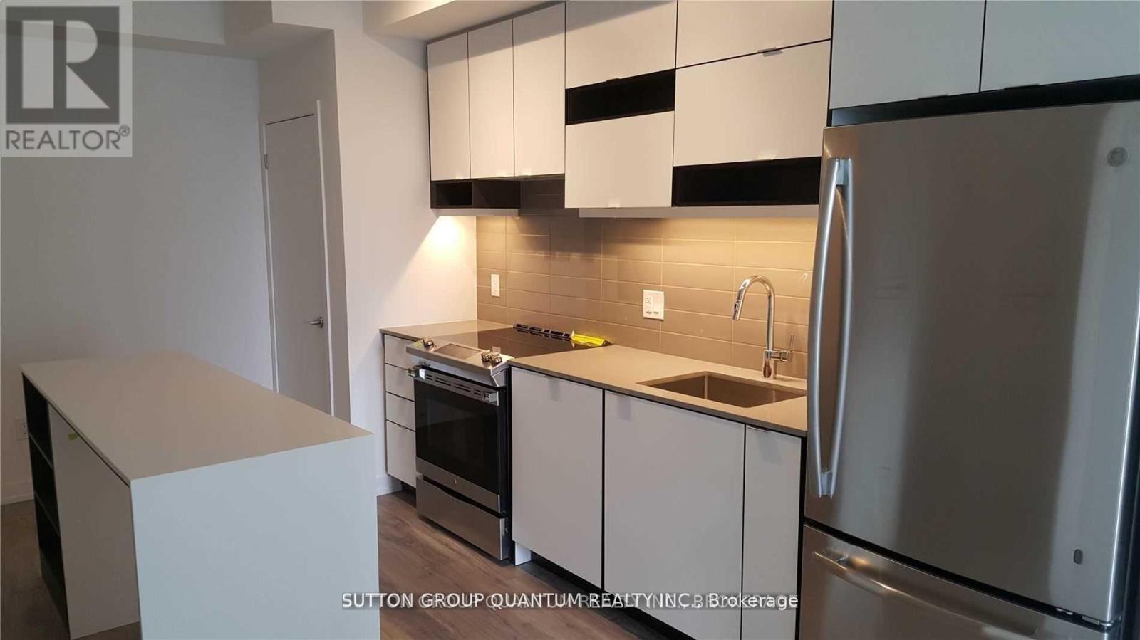 1011 - 4065 Confederation Parkway, Mississauga (City Centre), Ontario  L5B 4N1 - Photo 2 - W12900066