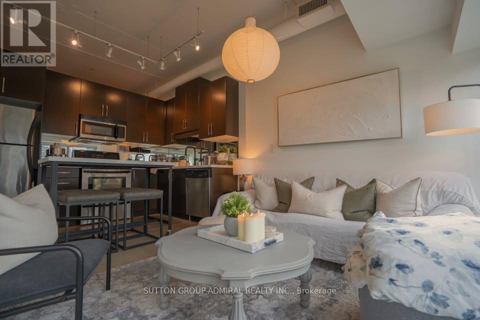 717 - 2 Fieldway Road, Toronto (Islington-City Centre West), Ontario  M8Z 0B9 - Photo 11 - W12900076