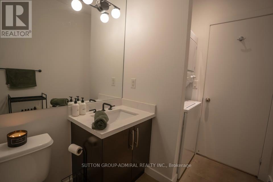 717 - 2 Fieldway Road, Toronto (Islington-City Centre West), Ontario  M8Z 0B9 - Photo 4 - W12900076