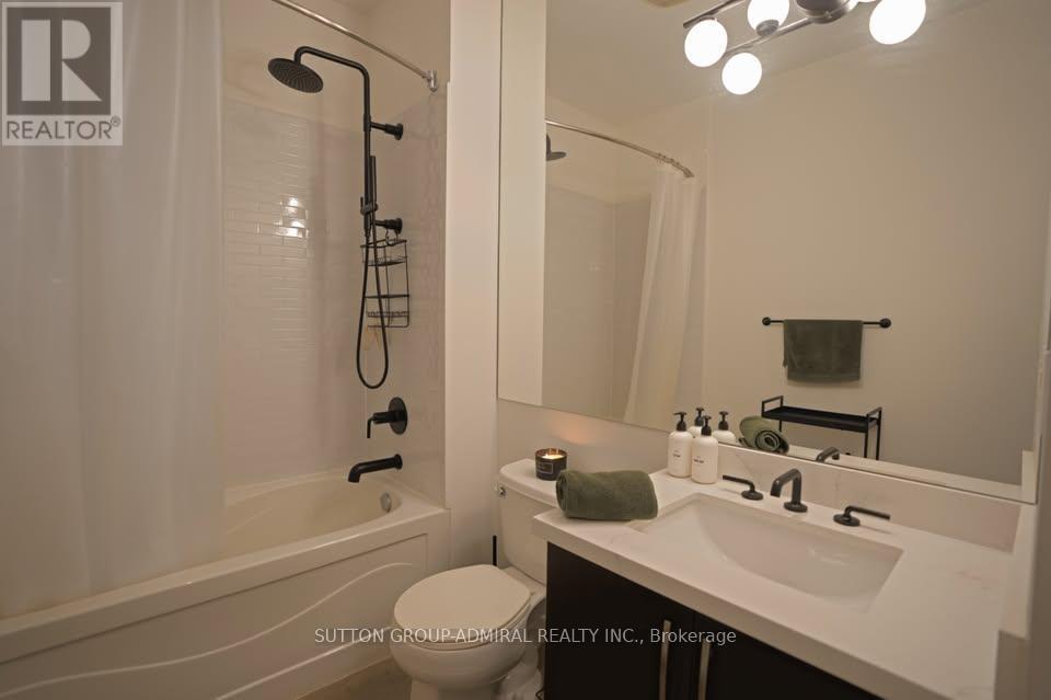 717 - 2 Fieldway Road, Toronto (Islington-City Centre West), Ontario  M8Z 0B9 - Photo 5 - W12900076