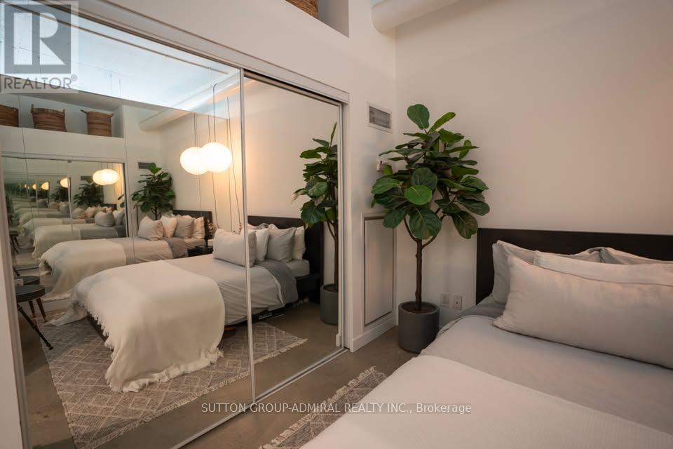 717 - 2 Fieldway Road, Toronto (Islington-City Centre West), Ontario  M8Z 0B9 - Photo 7 - W12900076