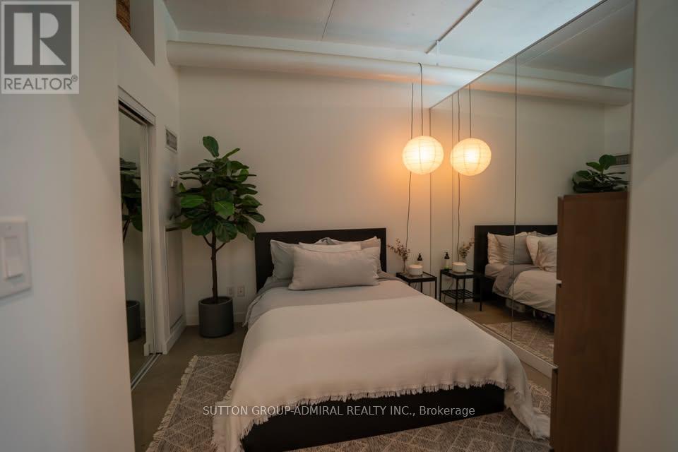 717 - 2 Fieldway Road, Toronto (Islington-City Centre West), Ontario  M8Z 0B9 - Photo 8 - W12900076