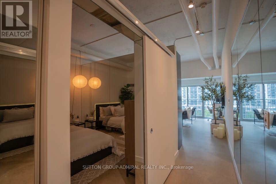 717 - 2 Fieldway Road, Toronto (Islington-City Centre West), Ontario  M8Z 0B9 - Photo 9 - W12900076