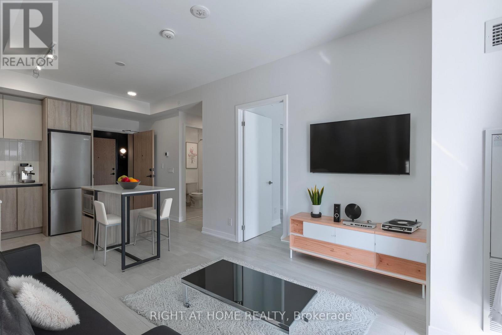 320 - 7950 Bathurst Street, Vaughan, Ontario L4J 0B8 - Photo 5 - N12877330