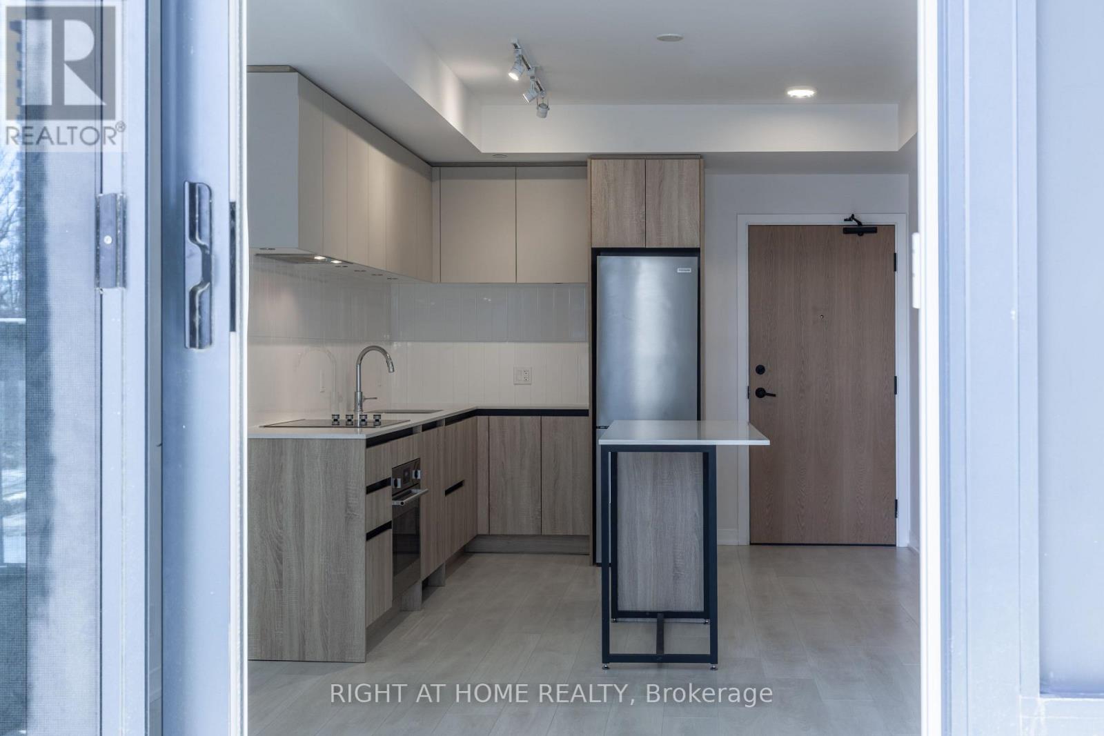 320 - 7950 Bathurst Street, Vaughan, Ontario L4J 0B8 - Photo 2 - N12877330