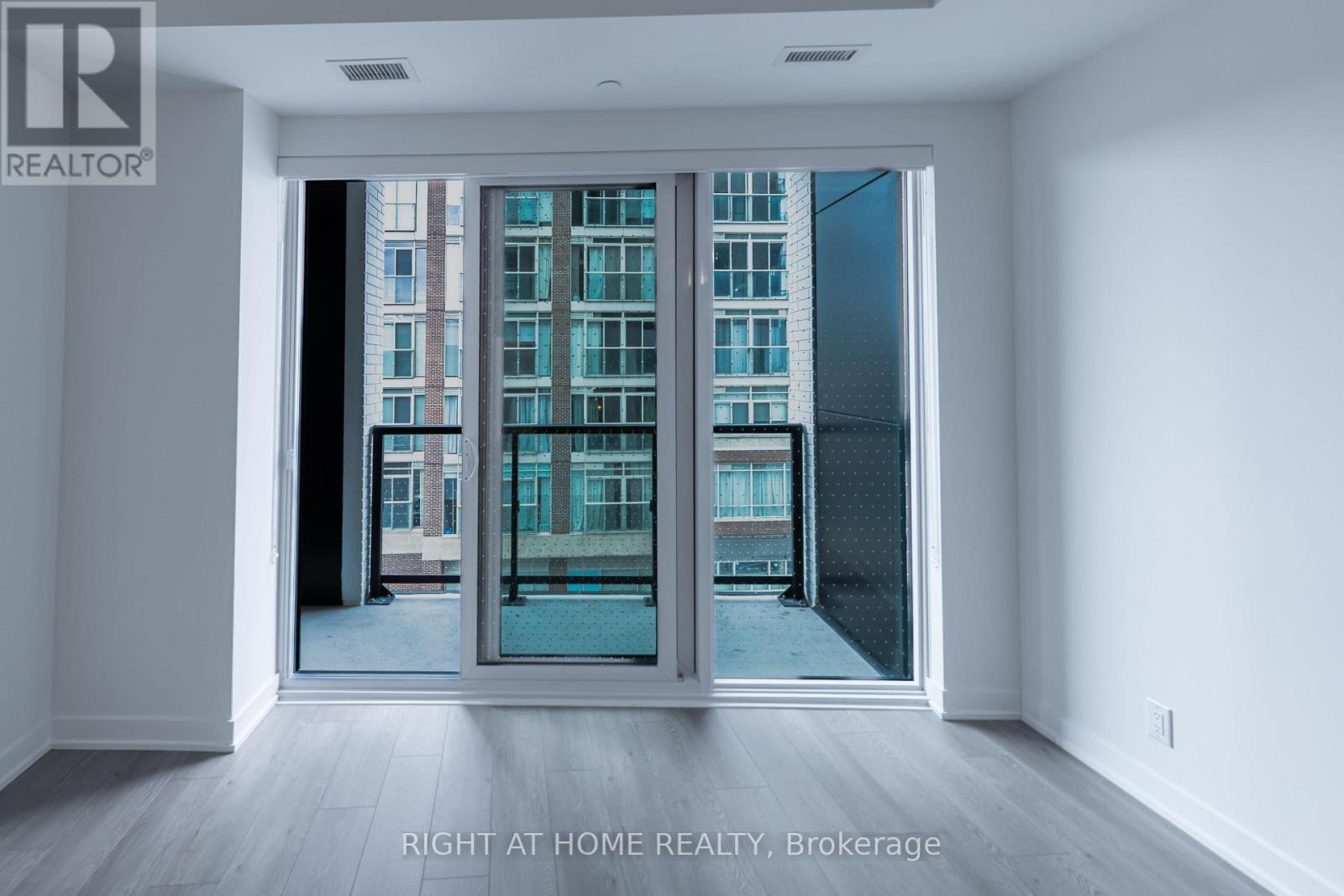 402 - 1660 Bloor Street W, Toronto, Ontario  M6P 0C6 - Photo 7 - W12891572